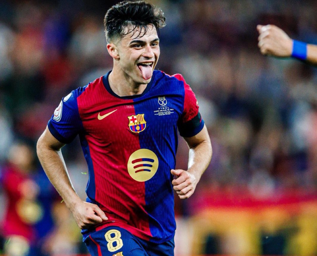 رسميا: برشلونة بطلا لكأس الملك بعد الانتصار على الريال بثلاثة أهداف مقابل هدفين😍🏆✅

شوط اول اكثر من رائع والأروع هدف بيدري الصاروخي 🔥

وشوط ثاني فقد الفريق التركيز قليلا لكن عاد عن طريق توريس وختمها كوندي بتسديدة ولا أروع 💪

الف مبروك لعشاق الكبير برشلونة ..دائما وابدا فيسكا
