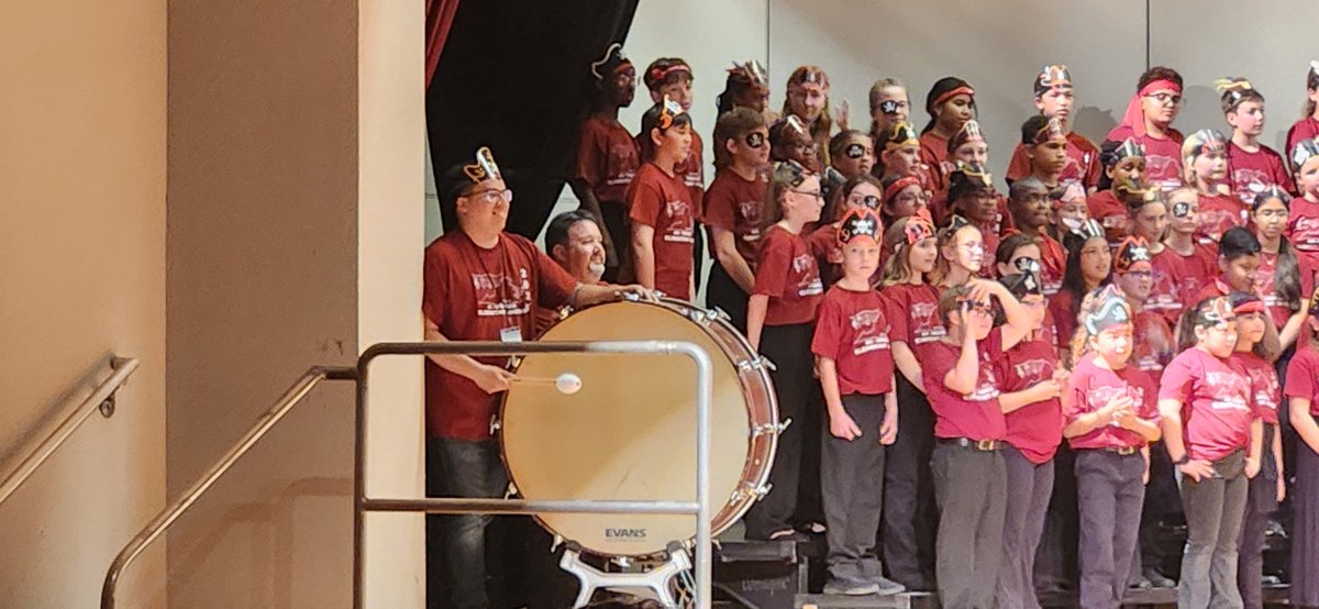 _AndyJacks's tweet image. We are so proud of Mr. Nunez and our Ellis students who sang so well in the VEMEA All-Virginia Elementary Chorus Concert today!! #EllisExplorers