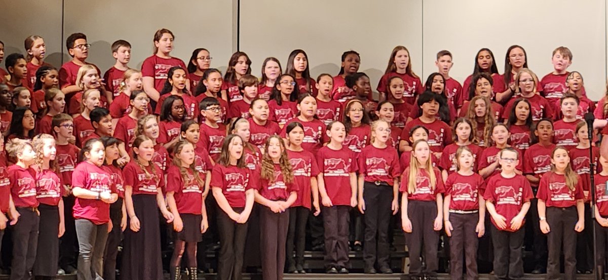 _AndyJacks's tweet image. We are so proud of Mr. Nunez and our Ellis students who sang so well in the VEMEA All-Virginia Elementary Chorus Concert today!! #EllisExplorers