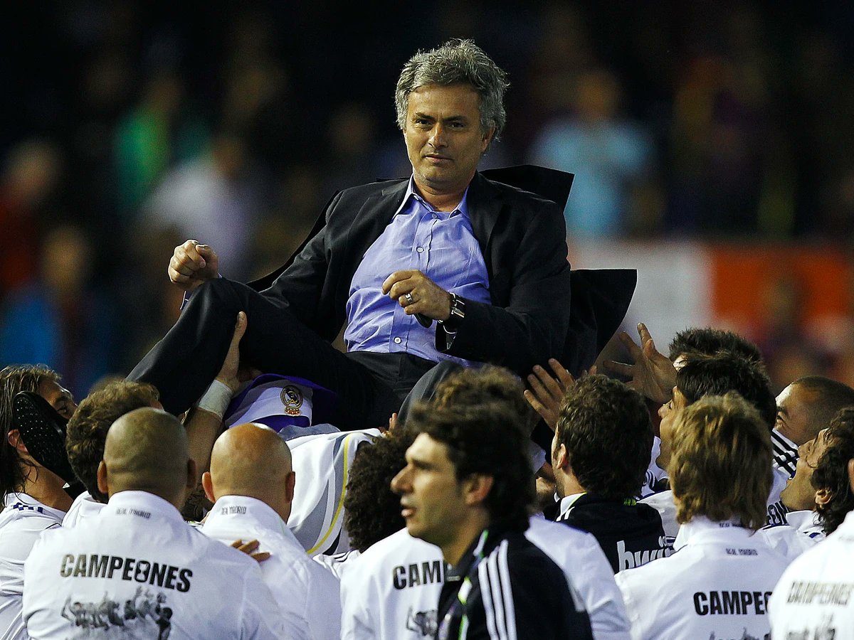 SebaGenova's tweet photo. Míster, lo estamos esperando. 

VIVA MOURINHO. https://t.co/wg14VXTaFx