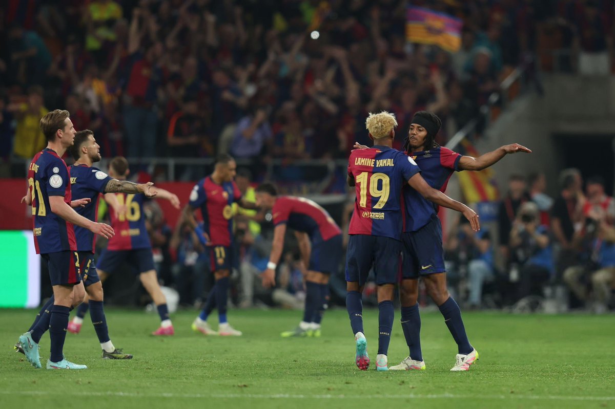 مبرووووووك يعيال 😭❤️💙

والله مباراة أعصاب و فرحة كبيرة 

الي ما يبارك يقطعها