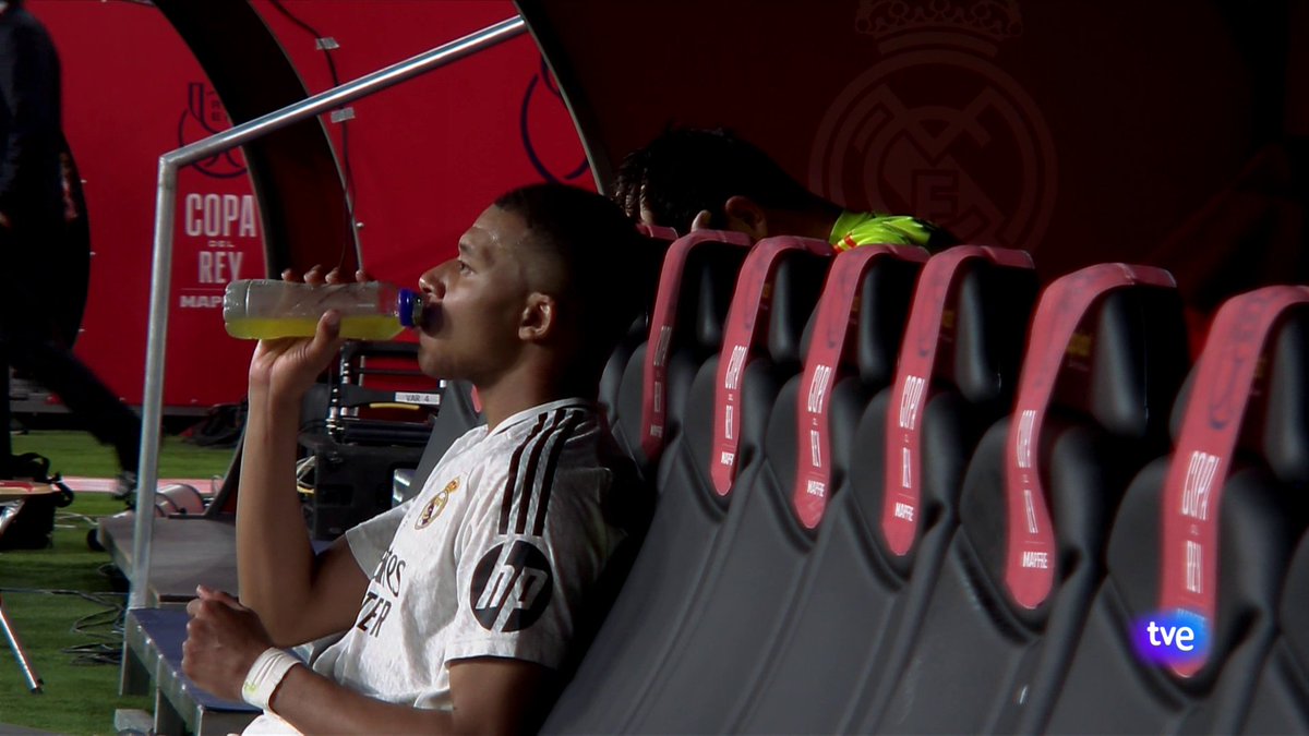 FCB World tweet media