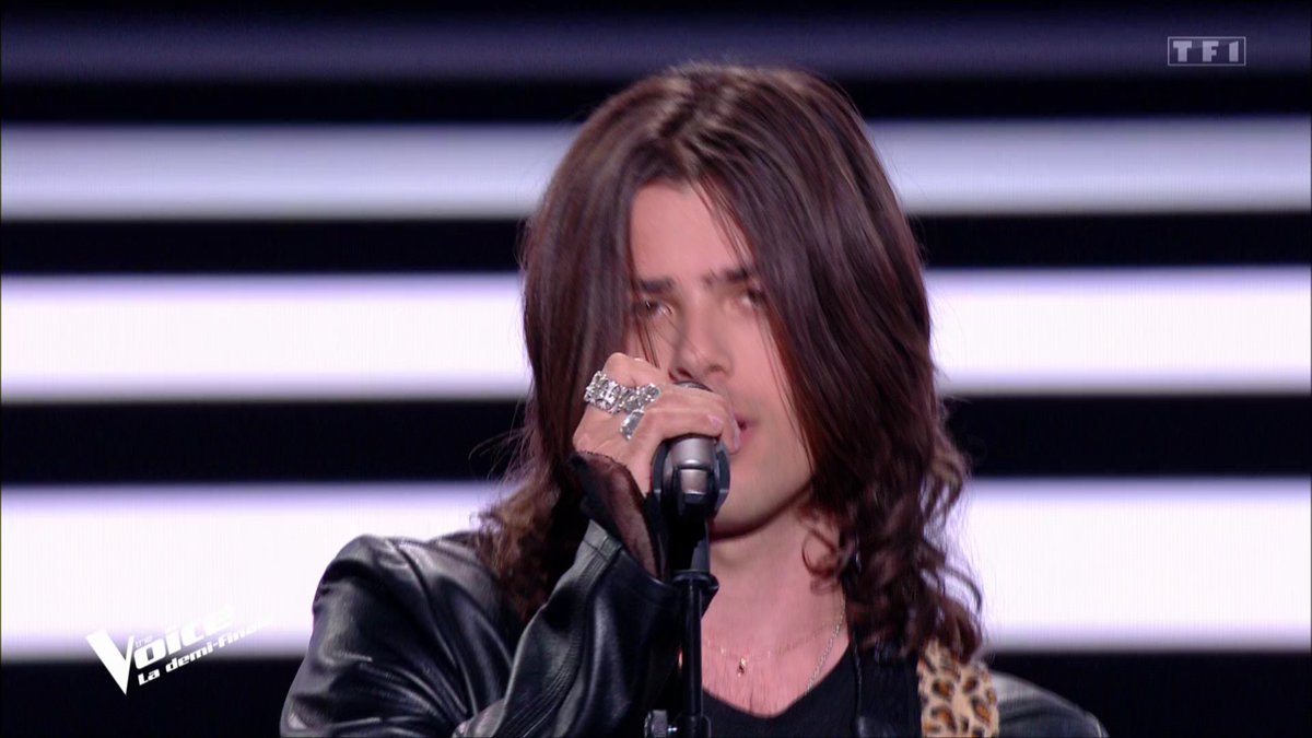 #TheVoice #TheVoiceLaSuite "Pandore" #BaptisteSartoria 
♫♪  On ne rentre pas dans les cases
On n'est pas fait pour vivre en cage
On n'est pas pareils, on est fous
On est plusieurs, on est flous
Si c'est pour convenir un peu
Si c'est pour devenir peureux
Nous mettre à marcher