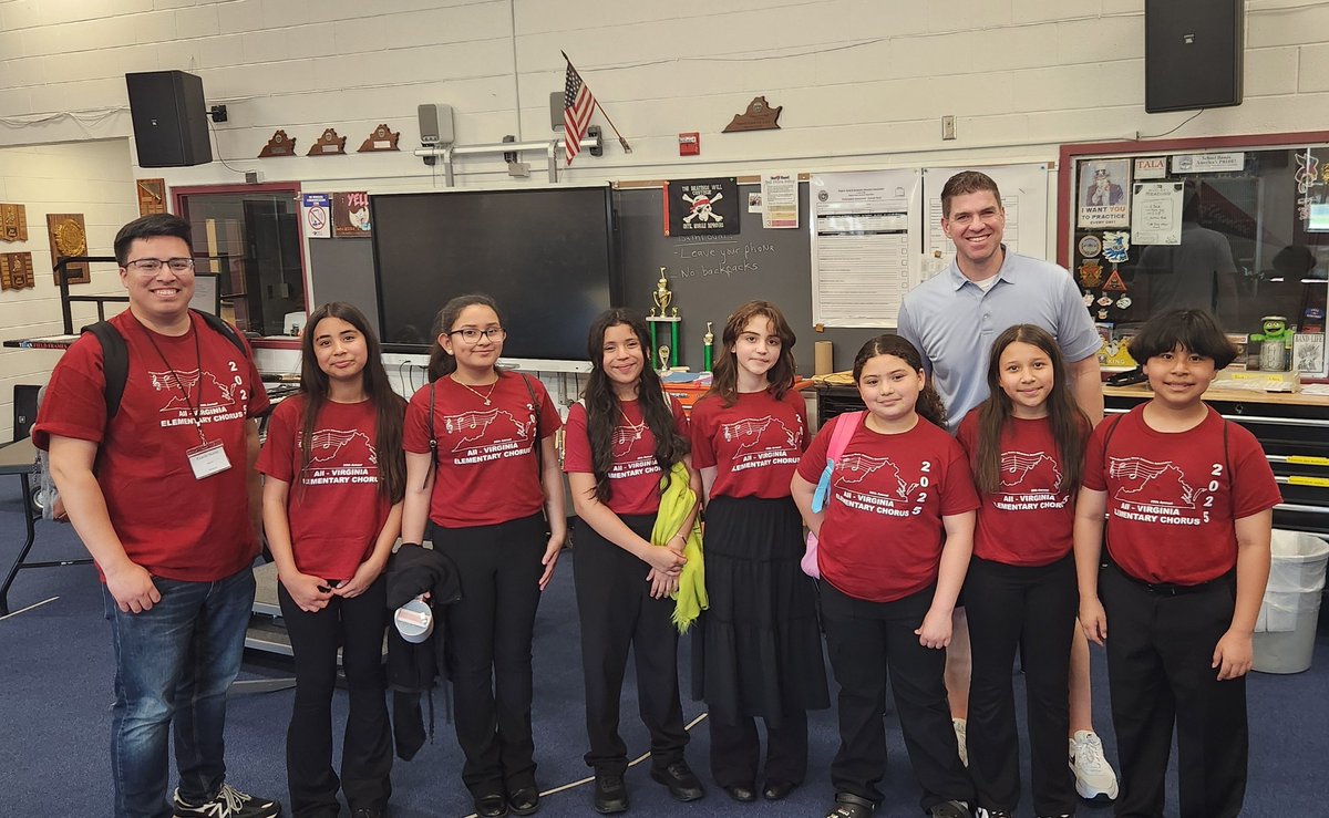_AndyJacks's tweet image. We are so proud of Mr. Nunez and our Ellis students who sang so well in the VEMEA All-Virginia Elementary Chorus Concert today!! #EllisExplorers