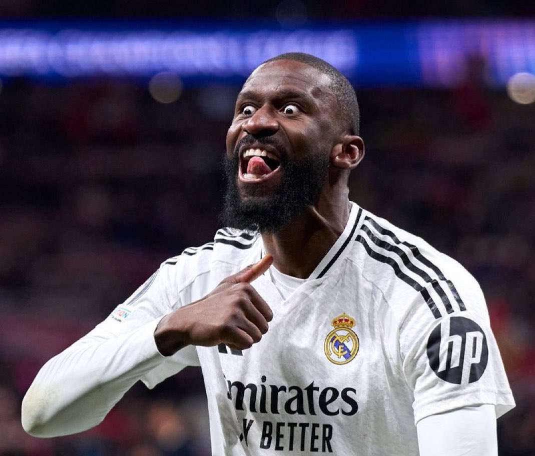 ovetus09's tweet photo. Este tipo llamado Rudiger no debería poder volver a jugar al fútbol,no sabe comportarse ni dentro del campo ni fuera.

#LaCopaRTVE https://t.co/6HCwgGnarC