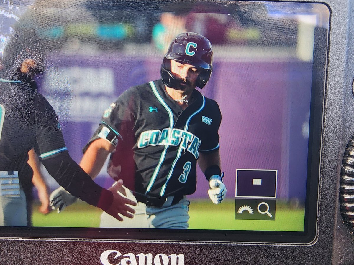 ShotgunSprD1's tweet image. ADIOS PELOTA!!

After getting drilled in the knee by a pitch his last AB, Ty Dooley does the punishing this time, driving an outside pitch the other way for 2-R OPPO TACO down LF line. #CoastalCarolina in complete command, up 11-2 in T4.