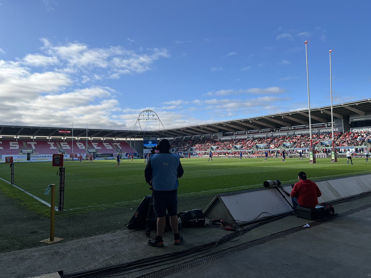 ianmtv's tweet image. End of a busy weekend and URC rugby season for us in Llanelli today… #greatcrew #4years #wales1 #wales2