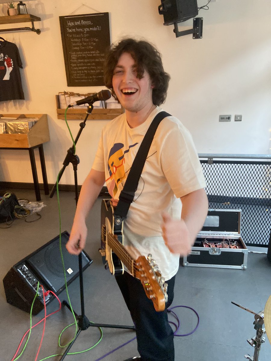 PanheadSharps's tweet photo. Thank you @waxandbeans
#bury #waxandbeans #acoustic #strippedback #lalaland https://t.co/nEA054MtCB