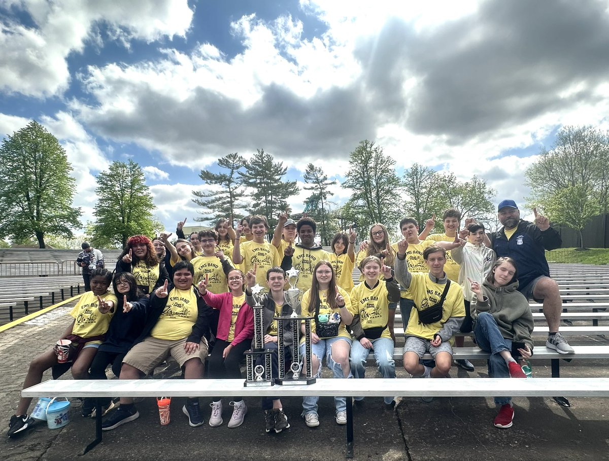Congratulations to the 8th grade band!!!

1st place in class!!

1st place overall jr high and middle school band!!

Superior rating!!