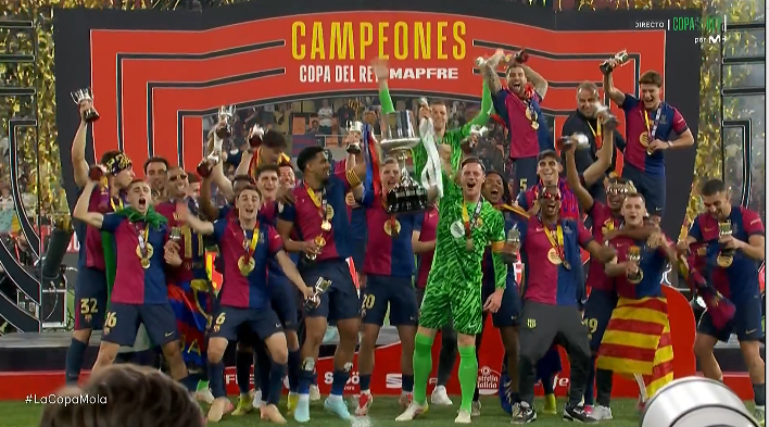 marca's tweet photo. 🏆🎉🎉🎉 ¡TODO EL BARÇA AL COMPLETO COMO CAMPEÓN DE LA COPA DEL REY 2025!

#CopaDelRey https://t.co/5eO37XwaWq