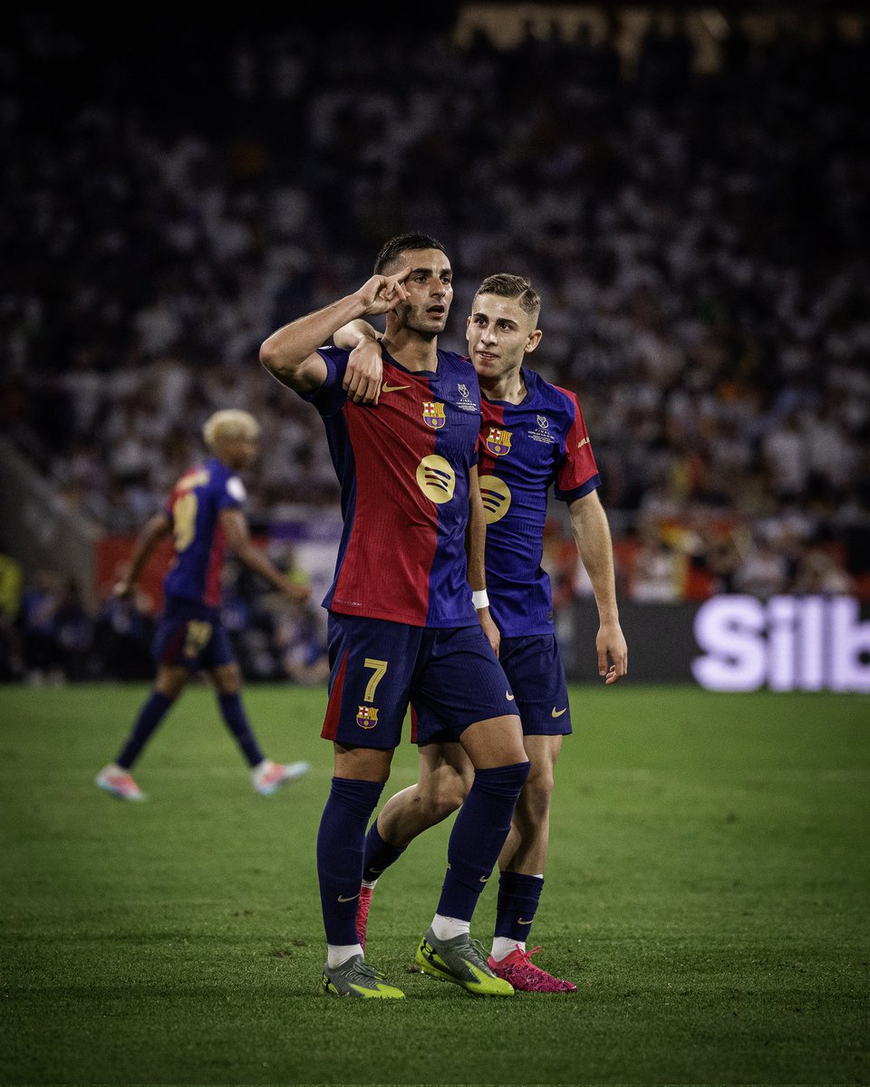 🏆 ¡CAMPEEEEONEEEESSSS! 🏆

Partidazo tremendo y volvemos a reinar en Copa.

No ha sido el mejor partido, pero este equipo también demuestra no rendirse y superar momentos complicados.

#ViscaBarça