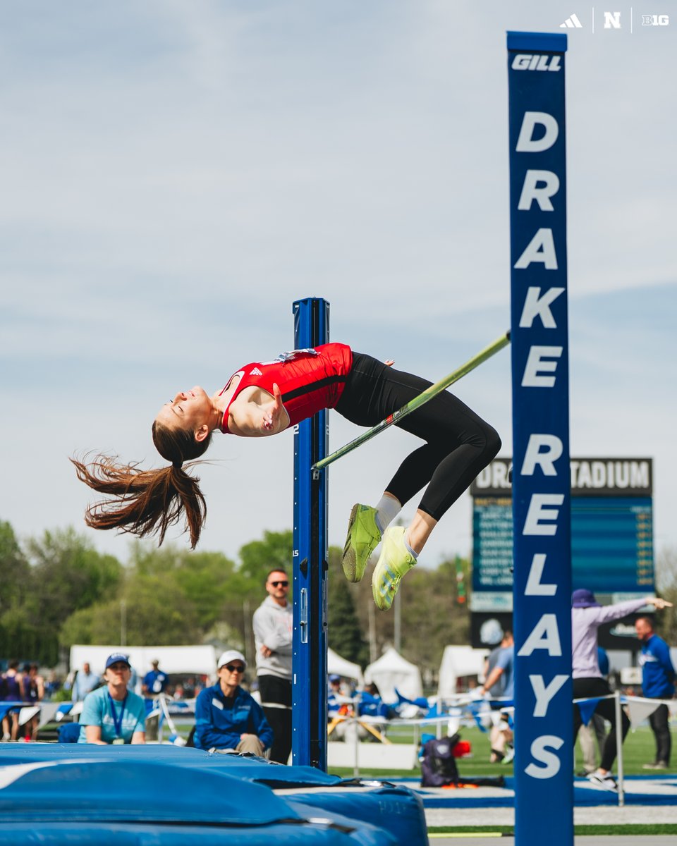 HuskerTFXC's tweet photo. WHAT CAN'T SHE DO⁉️

Jenna Rogers secures the Drake Relays title with a clean card through 1.88m (6-2). 🏆 https://t.co/KKMb7JrjkV