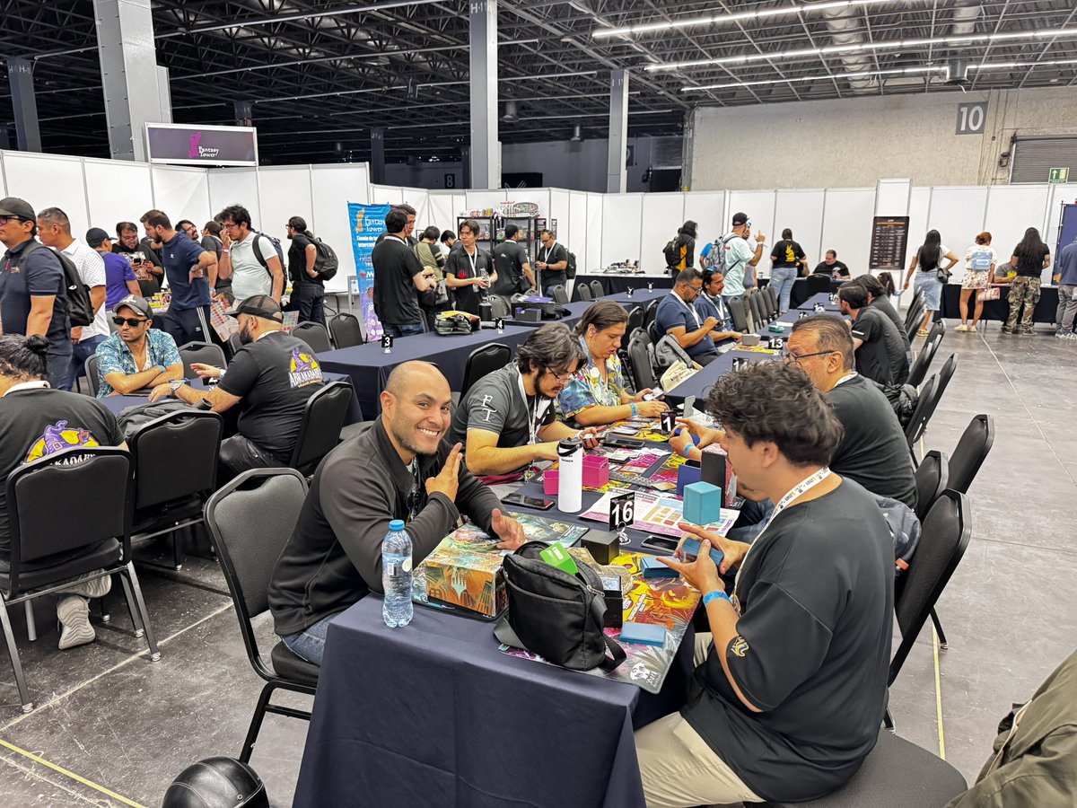 Tiendas, artistas, torneos, prize wall y mucho más. #followtherabbit #mtg #lorcana #boardgames #onepiecetcg