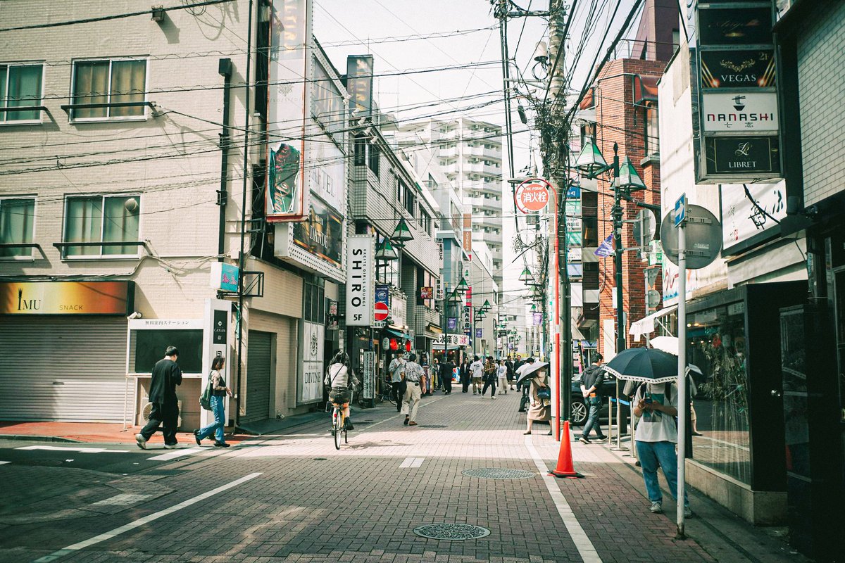 yangmahaeka's tweet image. Bikin lagi preset gratis yang baru mumpung lagi libur 🤩🤩🤩

Yang mau nyoba preset gratisan boleh..
Langsung Follow, Repost, Komen, dan DM aja ya
*jangan telat