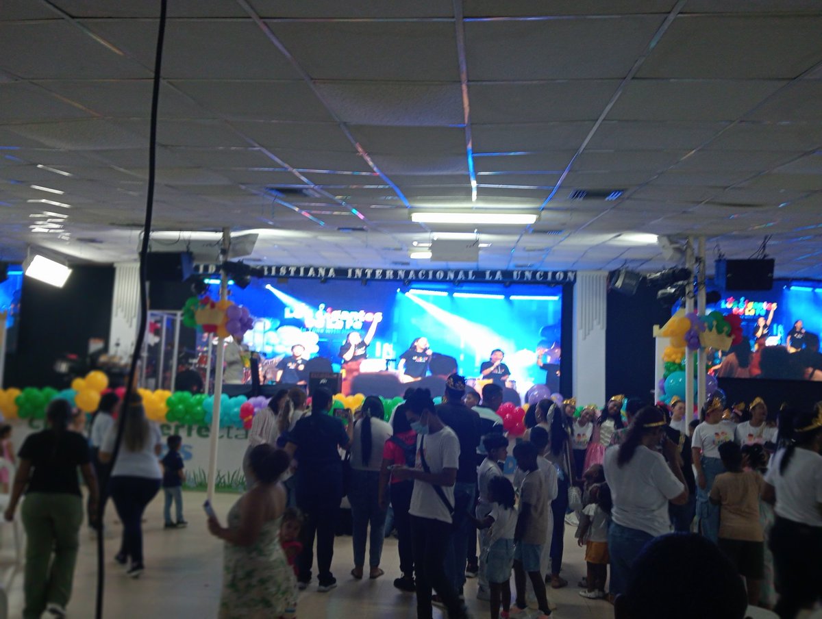 angelitap28's tweet photo. Servir de apoyo audiovisual  en el evento de  niños de mi iglesia fue una experiencia linda, 💐💕 estoy  muy agradecida emocionada y a la espectativa por  pertenecer a este gran equipo que es rewel!! 🏆💯⛪ https://t.co/KU6onjGXbV