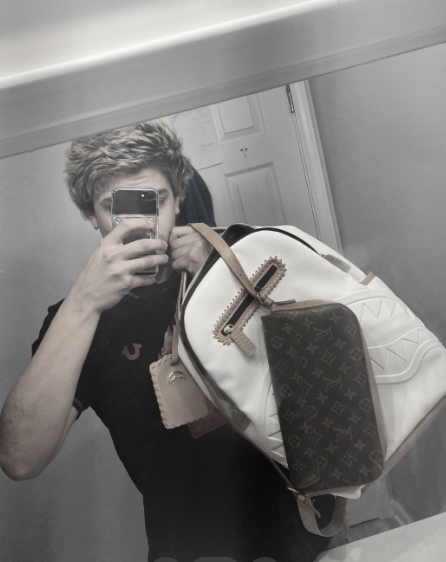 G9KOfficial's tweet photo. G9k #9k #G9k #LouisVuitton #truereligion https://t.co/xnmwPnisPK