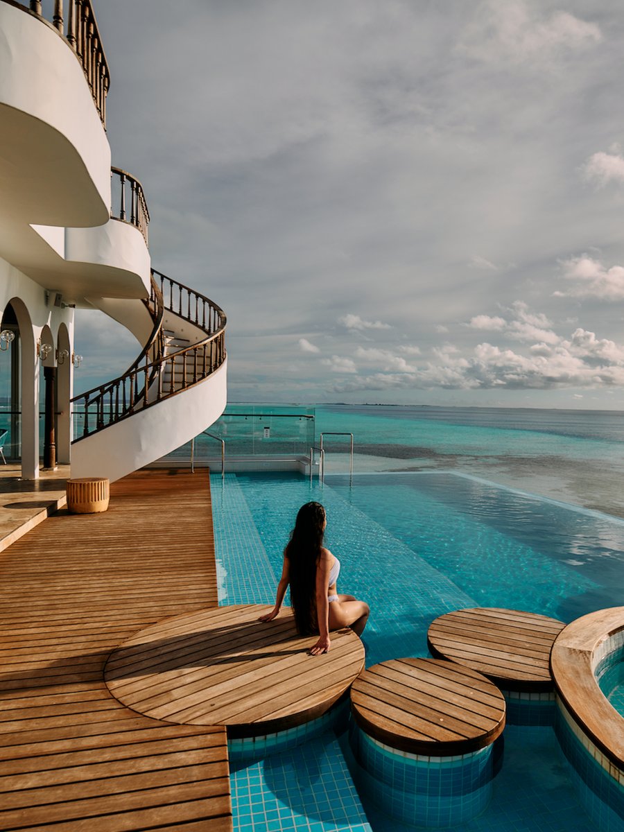 Breathe in the blues, soak in the calm—paradise is all around. 🌊💫

#VisitMaldives #VisitDhiffushi #StoneHotelsMaldives