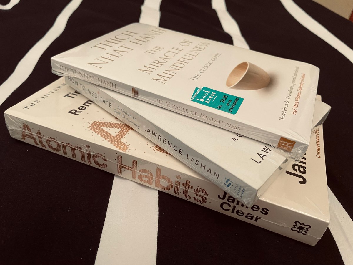 Lee_Kah_Seng's tweet image. The smallest changes lead to the biggest transformations. Learning how to be present, to build better habits, and to reconnect with myself. 

One page, one breath, one step at a time. 🧘🏻