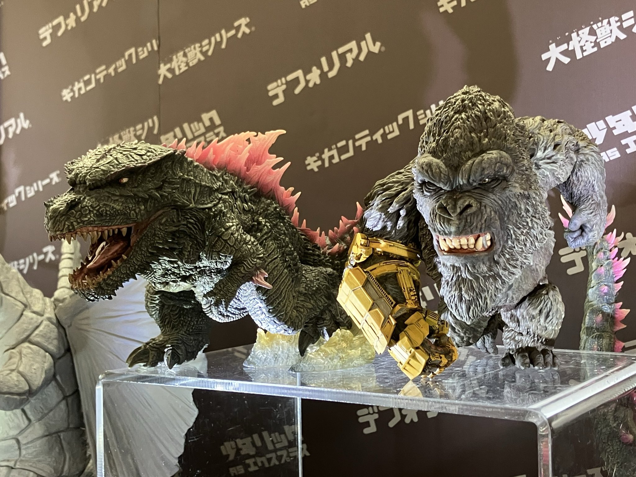 新品・送料無料 デフォリアル レギオン 少年リック限定版 輸送箱