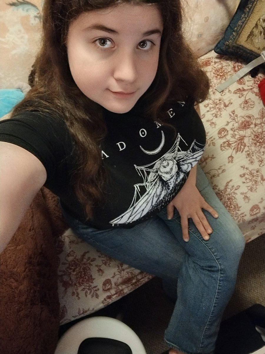 RachaelSadlier's tweet photo. Hi Guys!! 👋😁 Hope you Darlings are doing well 💖
#me #selflove #selfie #leo #selca #hair #brunette #myface #face #body #bodypositivity #hairdown #badomens #tshirt #bootcutjeans #OOTD #mirror #mirrorselfie #howsitgoing #youguysrock https://t.co/88tZkdWbM4