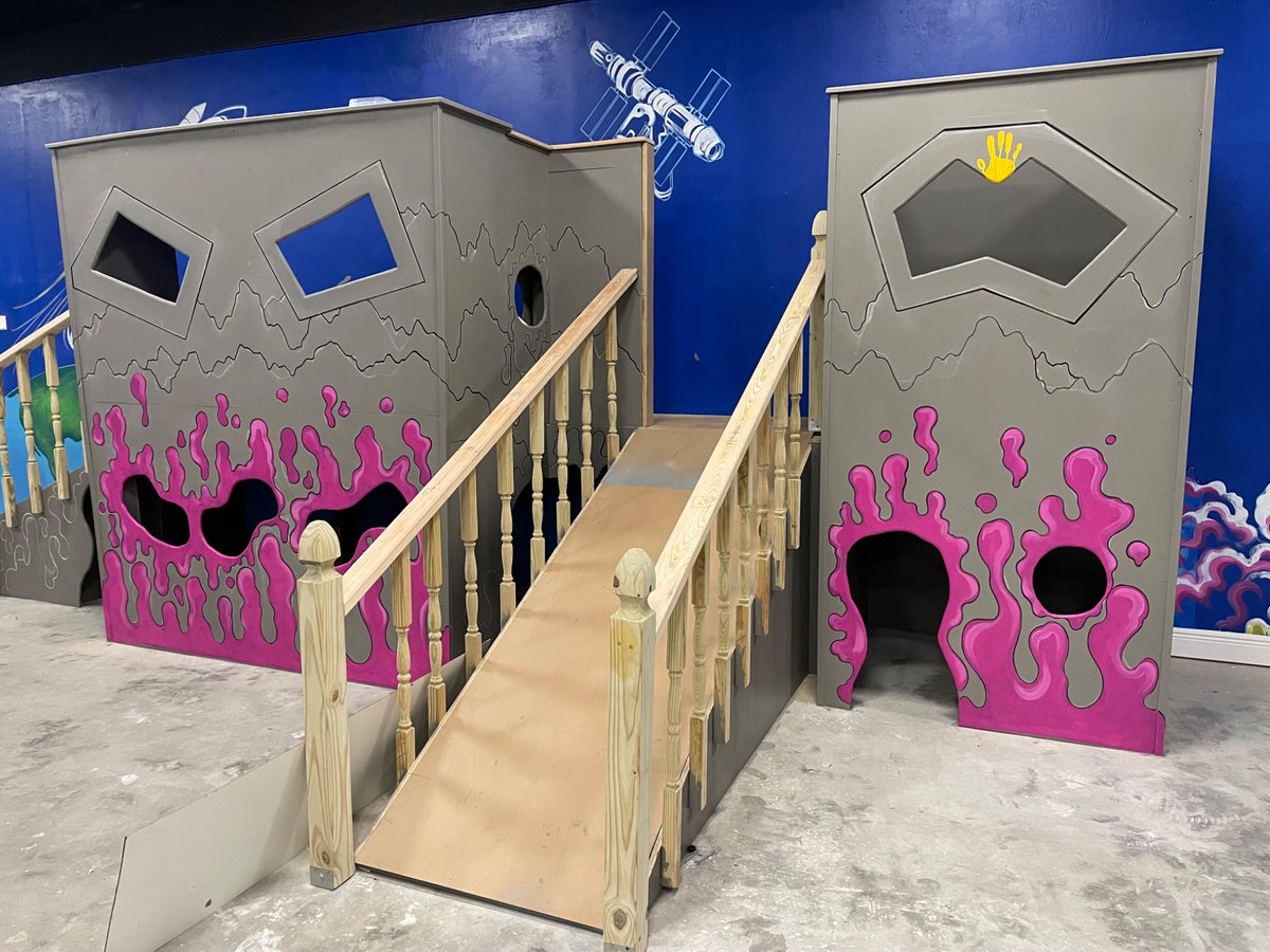 CoryTheCreative's tweet photo. Todays mural progress update @ #Leesburg #Florida #Artwork #Blastzone #Driftzone #mural #art #handpainted #artist #handdrawn #landscape #timelapse #partyzone #vipzone #dinosaur #outerspace #nasa #leesburg #florida #partytime #nerf #rival #xwing #SpaceX #MLKblvd #streetart https://t.co/XGBBCOwRp4