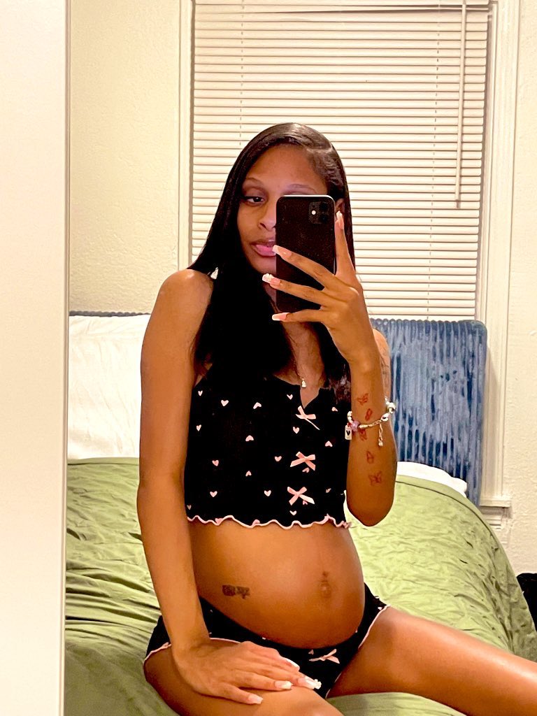 sdbnation's tweet photo. BIGGEST taurus . 🎀 #23 https://t.co/TRlInOQzbK