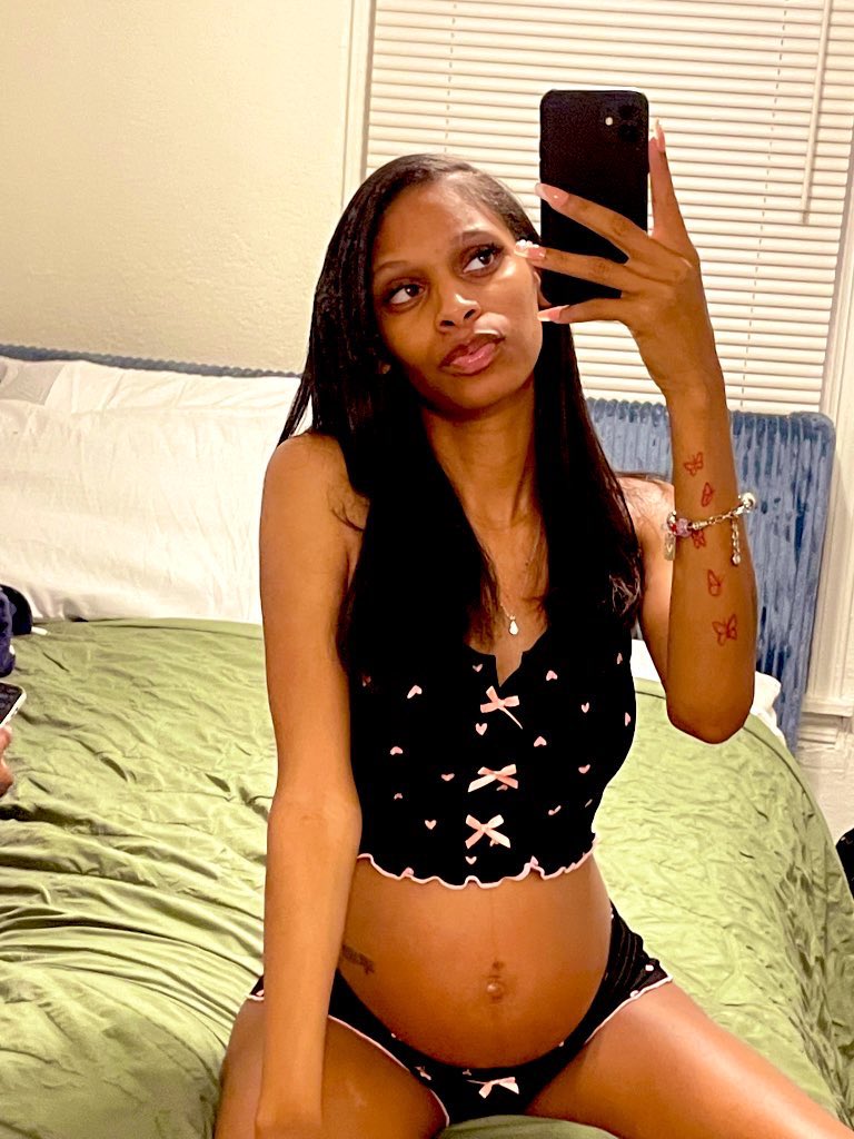 sdbnation's tweet photo. BIGGEST taurus . 🎀 #23 https://t.co/TRlInOQzbK