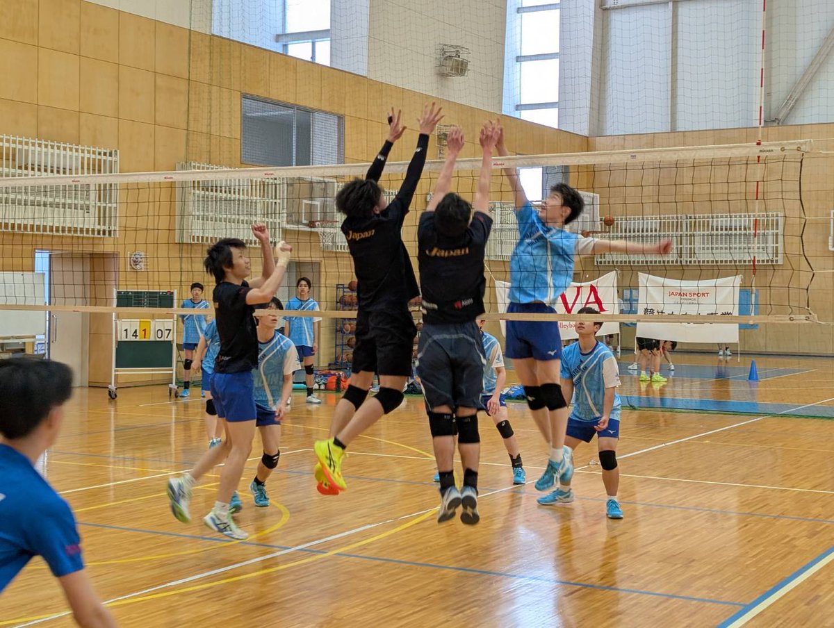 twi_jdva's tweet photo. デフバレー男子日本代表チームは、4月26日・27日に八千代松陰高校にて強化合宿を行いました。課題が見えたときに選手自身ですぐに集まり思考している姿が見られました。八千代松陰高校さん、ありがとうございました。

#バレーボール
#バレーボール男子
#デフバレーボール
#デフリンピック
#日本代表 https://t.co/jGD49DmGjL