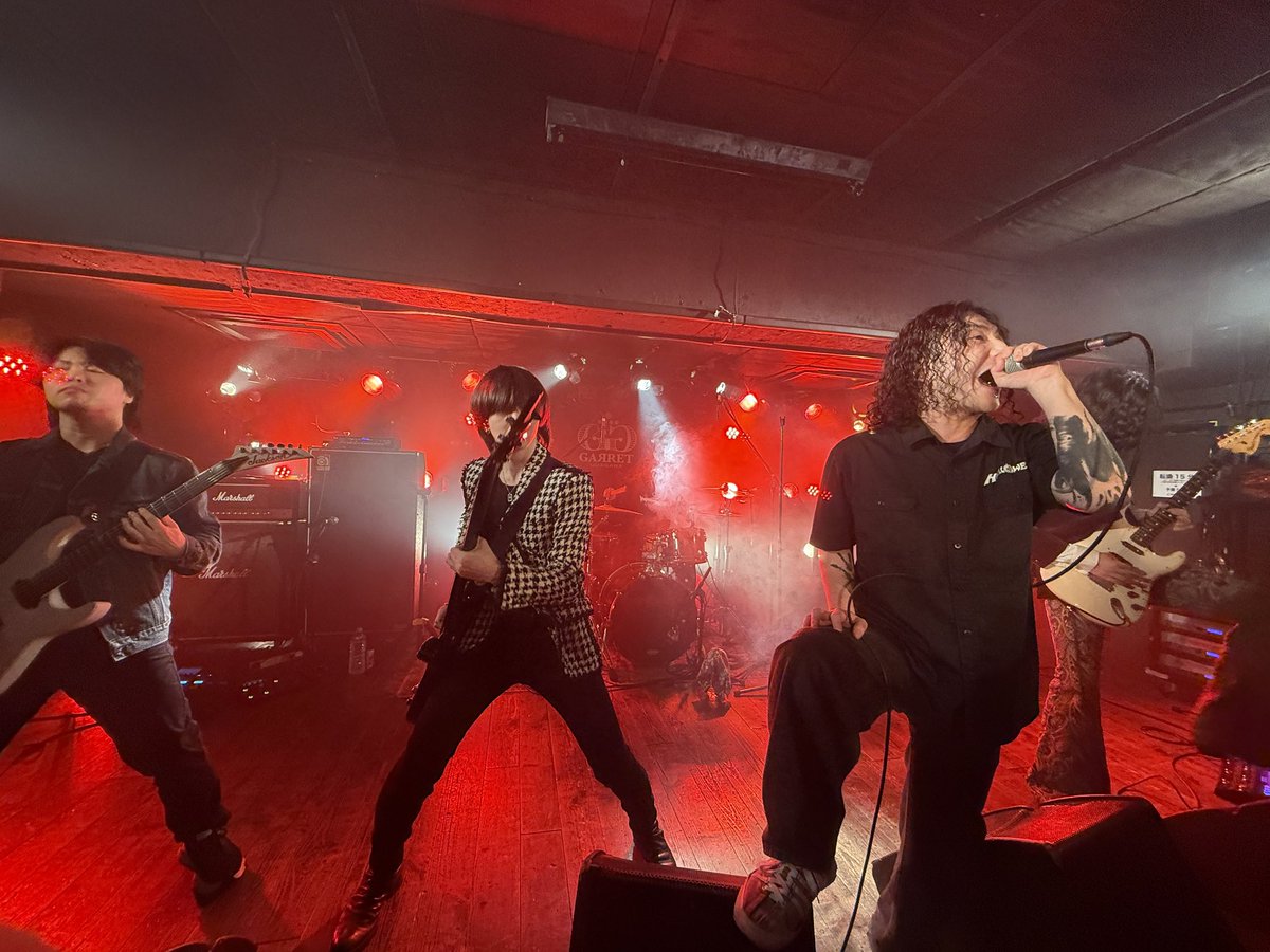 EAST UP LINEチラ見からのUnarmed Crowd
Unarmed Crowdかなりいいよ
上手ギターは70年代風、ベースはオシャレ系イケメン、下手ギターは鈴木福くんっぽい癒し系だしこれでイエテボリ系のメロデスなのがさすがZ世代、今っぽい
 #渋谷メタル会
#UnarmedCrowd