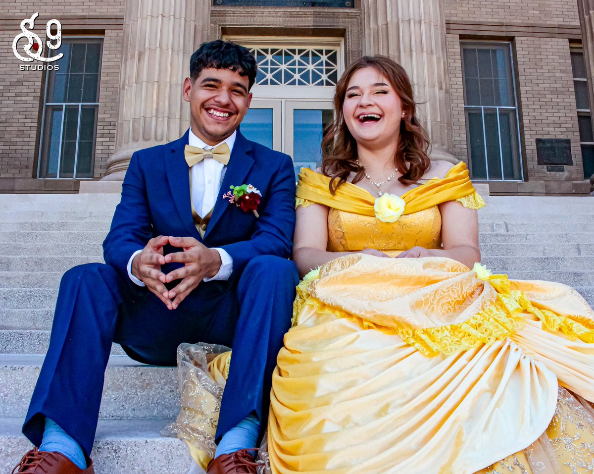 eothen7's tweet photo. Once Upon A Quinceañera 💛
#saturninestudios #photography ##photoshoot #canon #quinceañera #quinces #sweet15👑 #quinceaños https://t.co/EiRqnmaTry