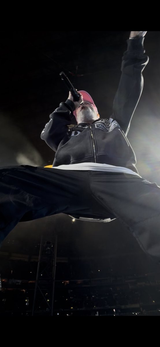 julia_rjohnson's tweet photo. nu metal summer starts tonight!!! https://t.co/58jq0CltAn