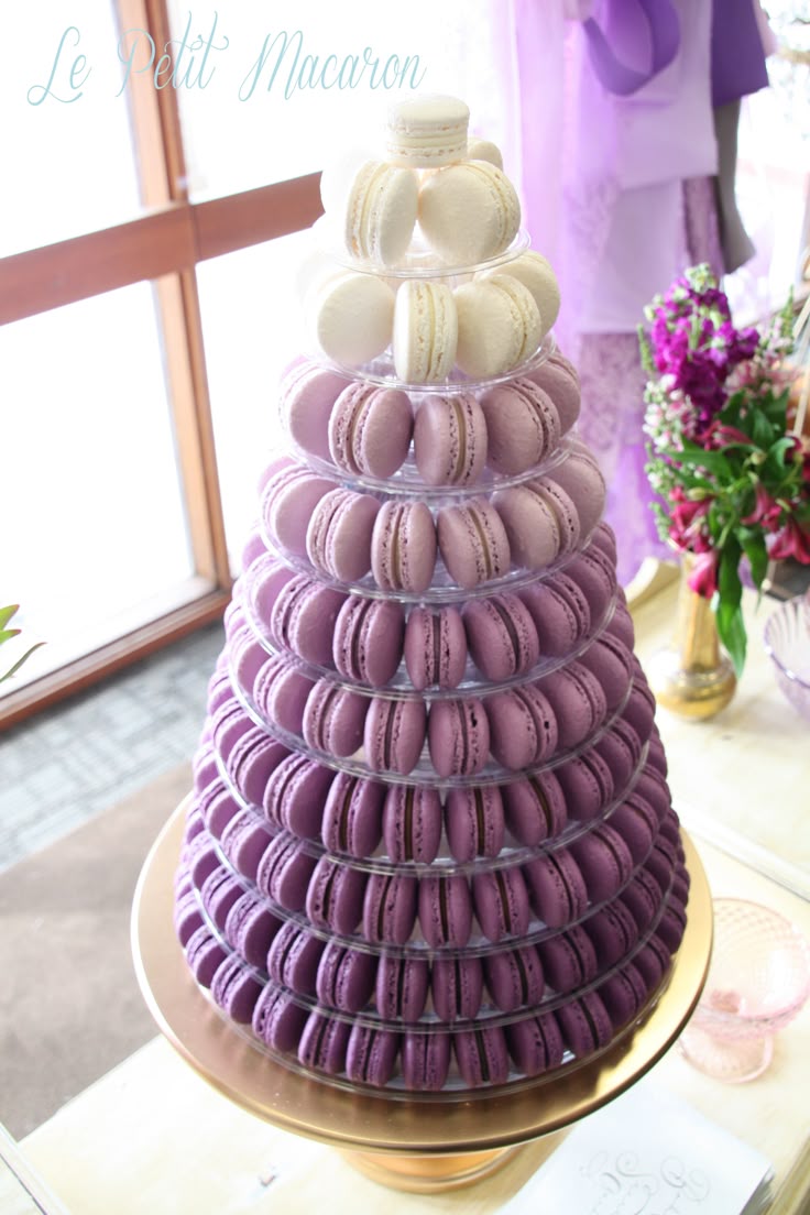 Tarta nupcial y postre de macarons.

#WeddingIR