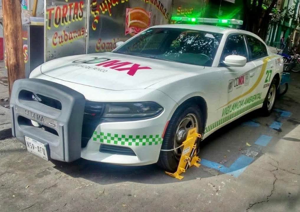 cdmx_ssc's tweet photo. Ni Judas se atrevio a tanto. 🚔👮🏻‍♂️

Y pensar que la ciudadanía decia, perro no come perro. https://t.co/9vS9uKyUiC