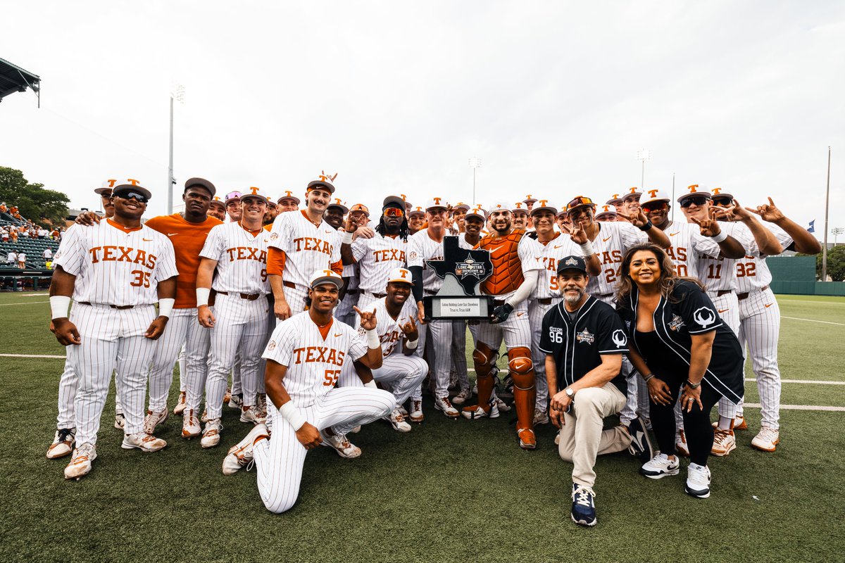 how bout them Horns 🤘

#HookEm | <a href="/TheCottonWatch/">The Cotton Watch</a>