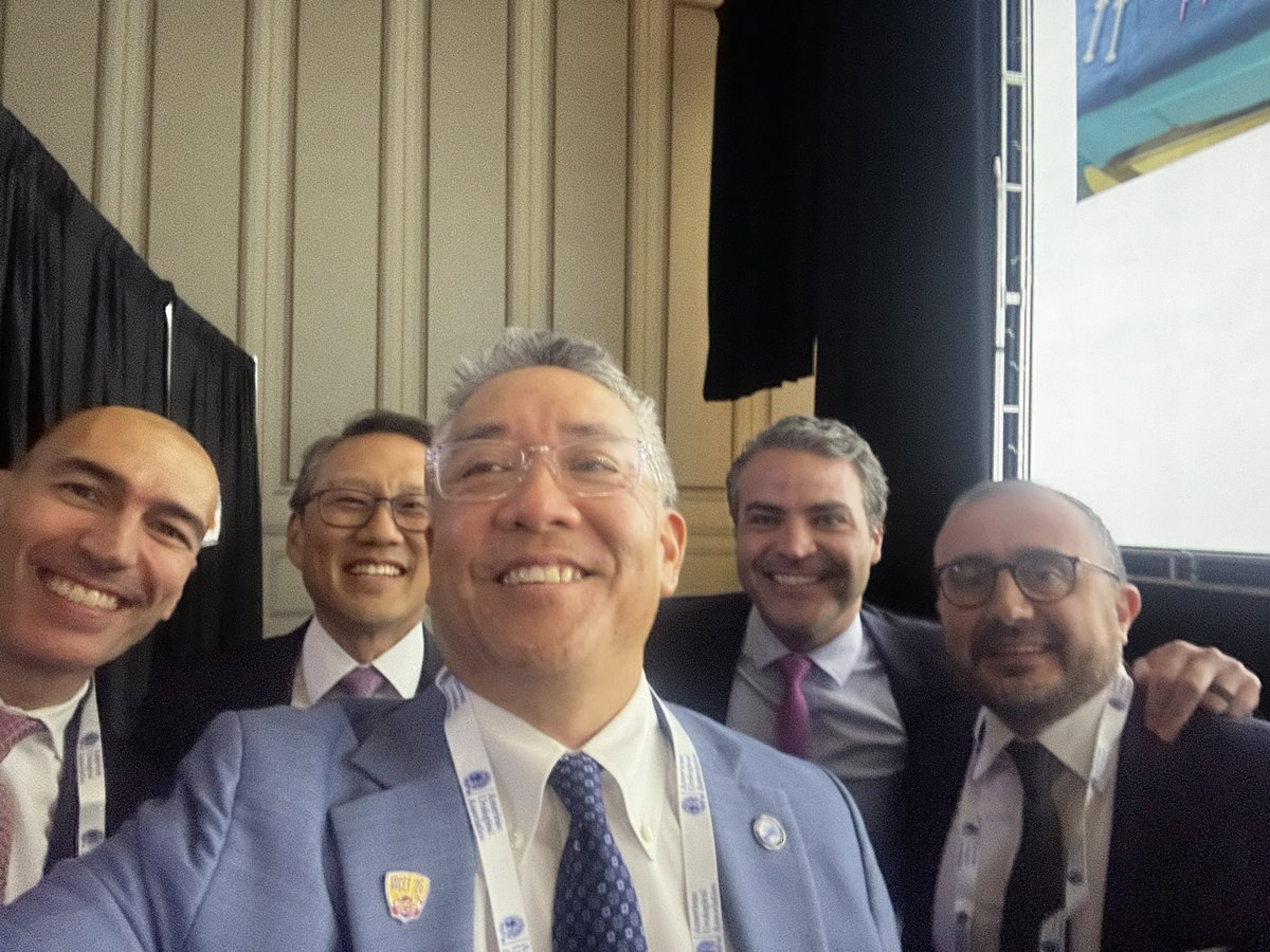 Li-Ming Su, M.D. (@limingsu1) on Twitter photo Great fun trying to inject some humor and levity into this crossfire ‘debate’😉 with this motley crew. <a href="/UF_Urology/">UF Urology</a> <a href="/Endo_Society/">Endourological Society</a> <a href="/SocietySURS/">Society of Urologic Robotic Surgeons (SURS)</a> Great fun trying to inject some humor and levity into this crossfire ‘debate’😉 with this motley crew. <a href="/UF_Urology/">UF Urology</a> <a href="/Endo_Society/">Endourological Society</a> <a href="/SocietySURS/">Society of Urologic Robotic Surgeons (SURS)</a>