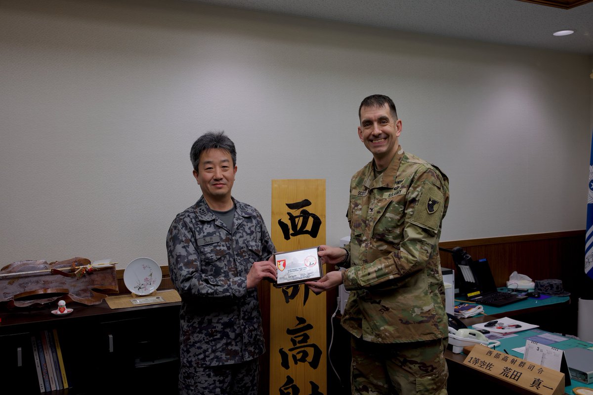 38thADA's tweet photo. 🚀 Strengthening alliances in the skies! 🇺🇸🇯🇵 

COL Scott &amp; CSM Brown met with Koku-Jieitai leaders at Kasuga Air Base to bolster air &amp; missile defense. Discussions focused on strategy, training &amp; interoperability for a secure Indo-Pacific! 🌏✨ 

#PacificGuardians #IndoPacific https://t.co/an44k8Kv1I