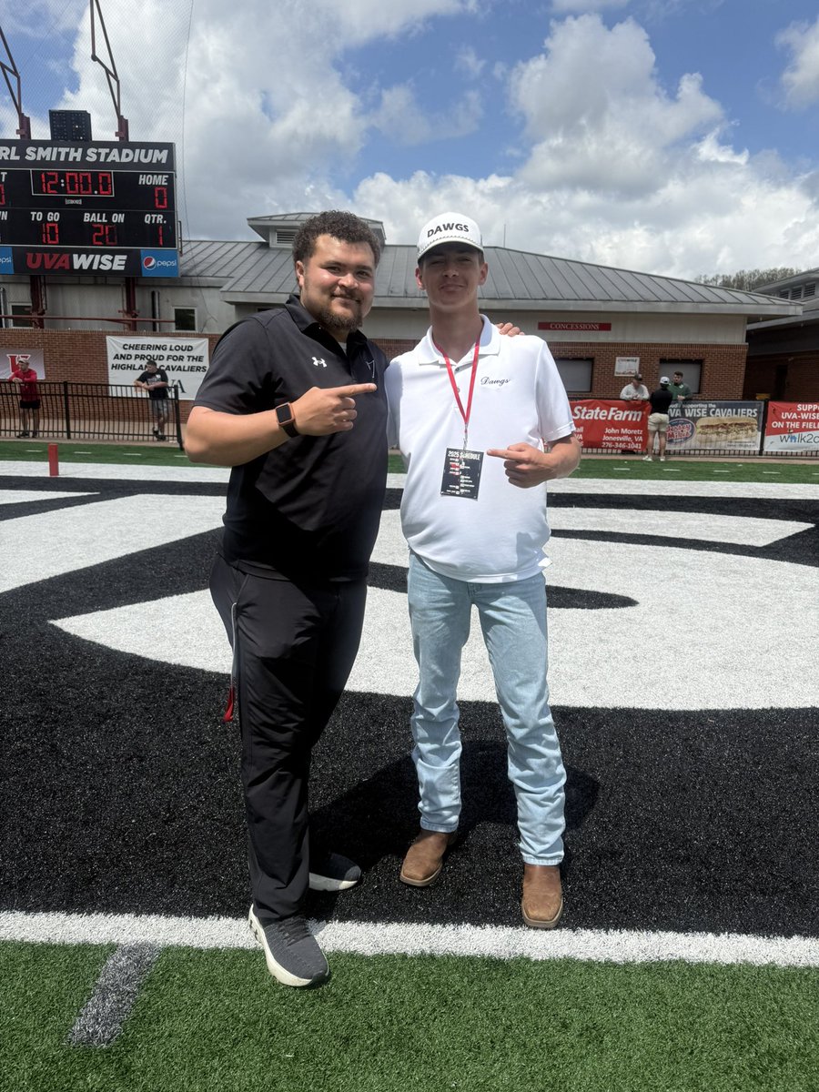 EliSchlageter13's tweet image. I’m Blessed for the opportunity getting to meet @UVAWiseCavsFB coaching staff and getting to know one another on a deeper level! #gocavsgo #PEWAV
#FFF #HTR