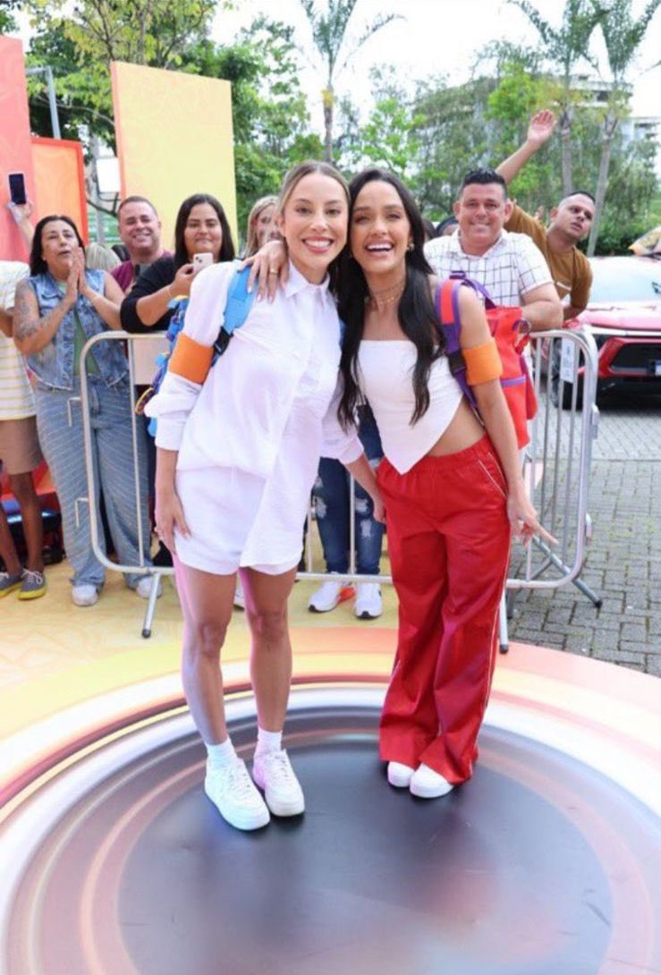 SPACE COM EVA E RENATA
5.400 PESSOAS
OS TOMBADOS PIRAM