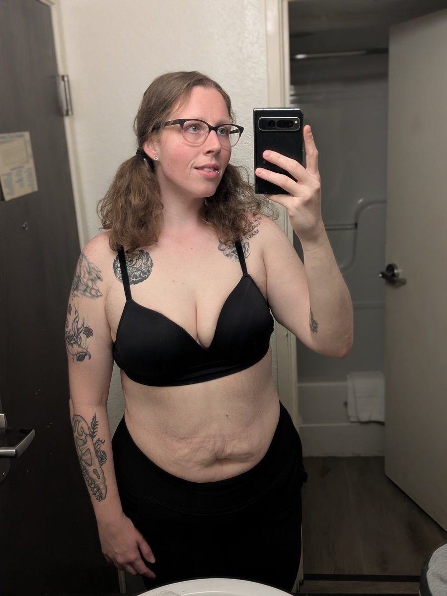IrishPrncess215's tweet photo. Doing a collab with @DaddyHotwife tonight! DM for details ;) https://t.co/qUp0iwnRwW