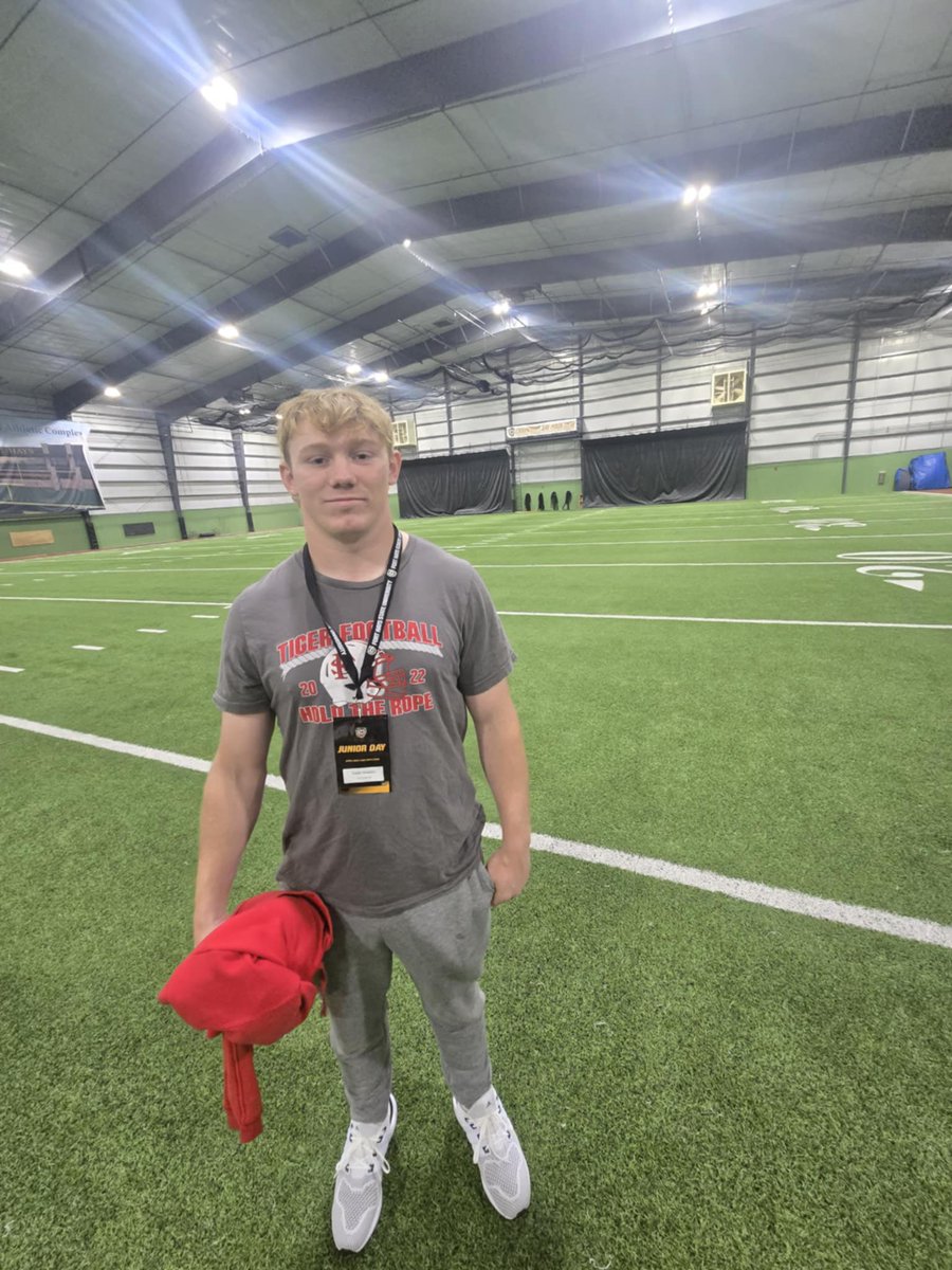 rnewton41's tweet photo. Had a great time at @FHSUFootball junior day! Thank you @CoachMartinOL  for having me out! https://t.co/rNHG92p74C