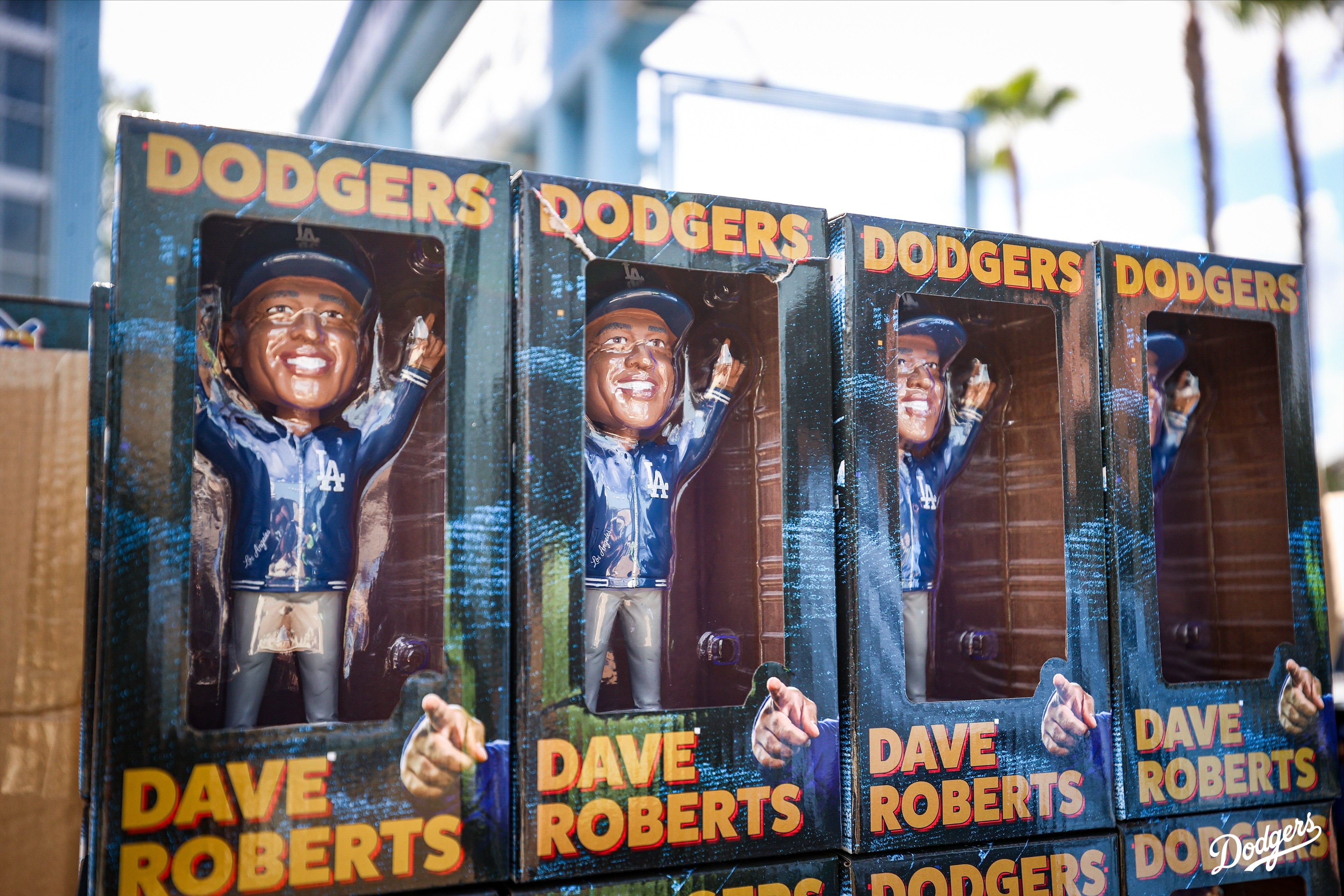 ドジャース Dave Roberts デイブ・ロバーツ監 ボブルヘッド未開