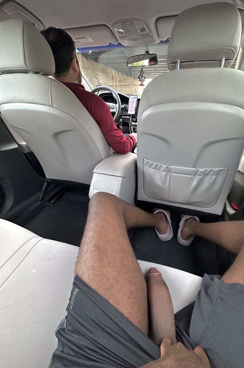Pulled up my pants and my Dick came out! 😤 hope the Uber driver didn't see me 👀