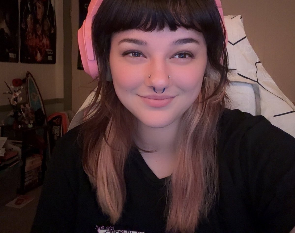 FINALLY GOT MY DREAM DOUBLE NOSE PIERCING TODAY 🤭