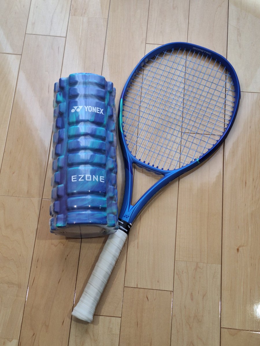 Mr_crazy_train's tweet photo. 当選したフォームローラーが届きました。
EZONEと同じで鮮やかなカラーできれい。
YONEXさん、ありがとうございました。
#EZONE
#playfullpower
#YONEX https://t.co/MmonBOZ0aA