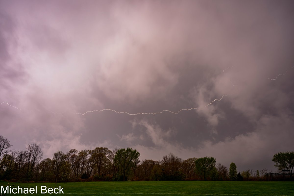 1st lightning of the year from Portland, Ct. <a href="/Eweather13/">eweather</a> <a href="/MikeSliferWX/">Mike Slifer</a>