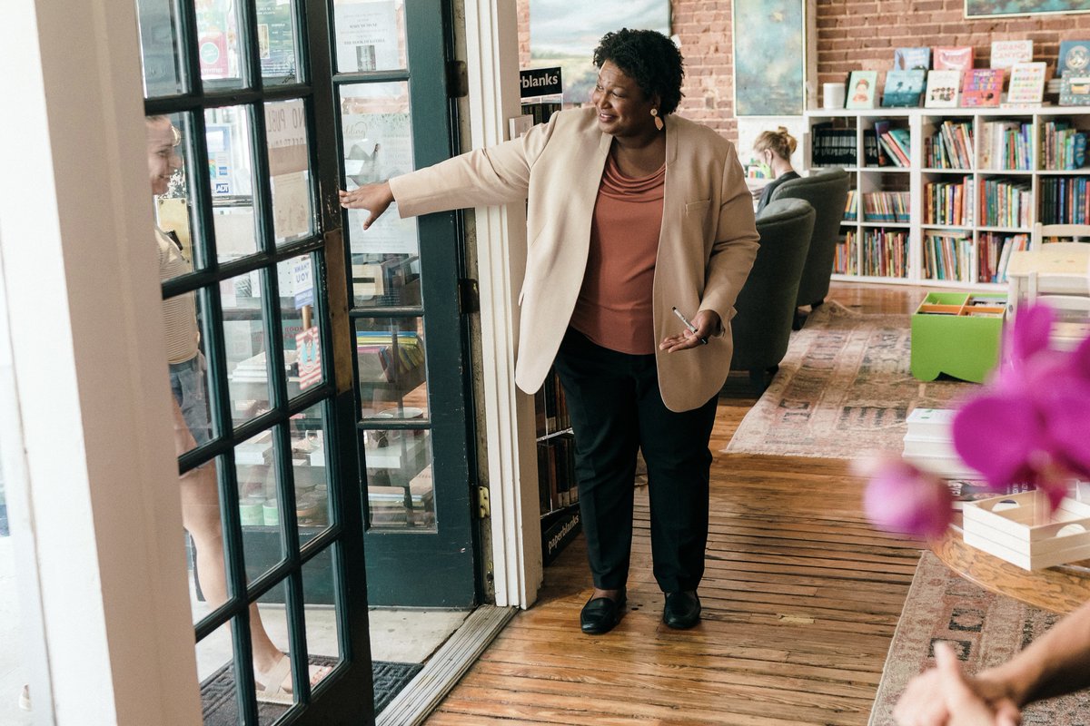 staceyabrams's tweet image. 📚Independent bookstores are where stories find their home — and where readers find their next adventure. I love visiting amazing shops and celebrating the power of books. Support your favorite independent bookstore today — and every day! #IndependentBookstoreDay