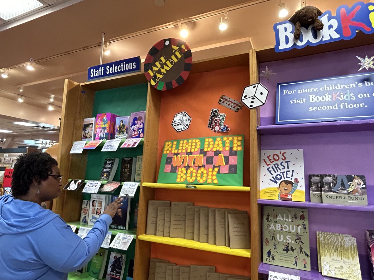 staceyabrams's tweet image. 📚Independent bookstores are where stories find their home — and where readers find their next adventure. I love visiting amazing shops and celebrating the power of books. Support your favorite independent bookstore today — and every day! #IndependentBookstoreDay