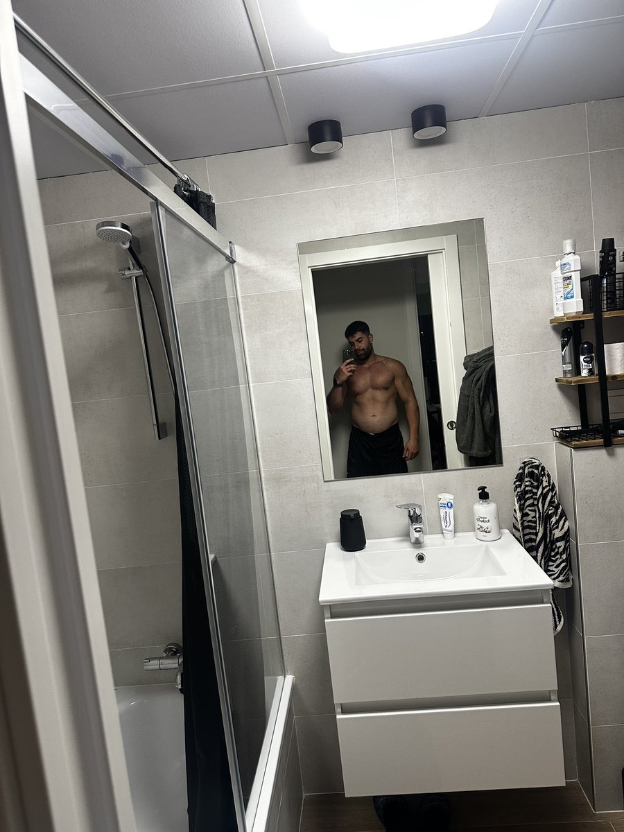 Carlitos_SegQui's tweet photo. 50 sombras ? https://t.co/C79LljxYaS