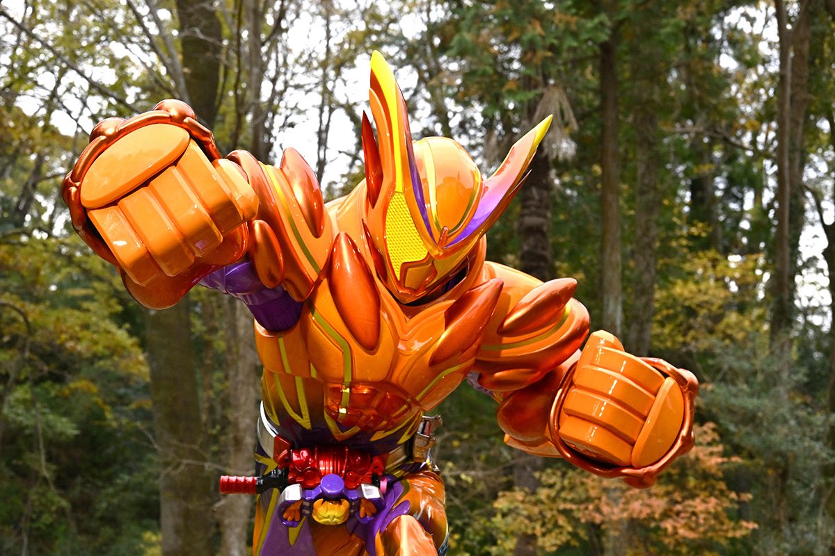 GavvToei's tweet photo. #仮面ライダーガヴ
第33話『一撃必殺！！オーバーガヴ！』
【予告】https://t.co/x0JYfbbWz5

マーゲンが人間界襲来！
ビターガヴの力で大暴れするガヴ！

デンテの新発明『ゴチポッド』でガヴが究極覚醒💥
オーバーガヴの一撃必殺を見逃すなガヴ🥊🍊

32話振り返りはこちら⏬
https://t.co/SCFpsvJxQ1 https://t.co/LtuqW4paLr