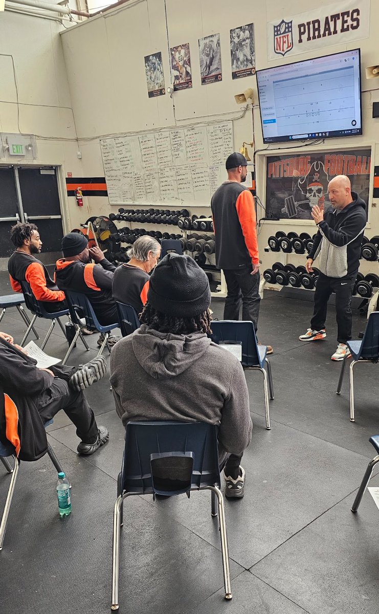 PittHSFootball's tweet photo. Annual Spring Staff Clinic Day before we start Spring Ball 🏴‍☠️ All three levels doing the tighten up as the Pirates prepare to embark on another championship run #HoistTheColors🏴‍☠️ #BVALchamps #NCSchamps #NorCalChamps #WhosNext #ramPITTup 🏴‍☠️🏈🅿️🌎🏈🏴‍☠️ https://t.co/bnrocQmDGp